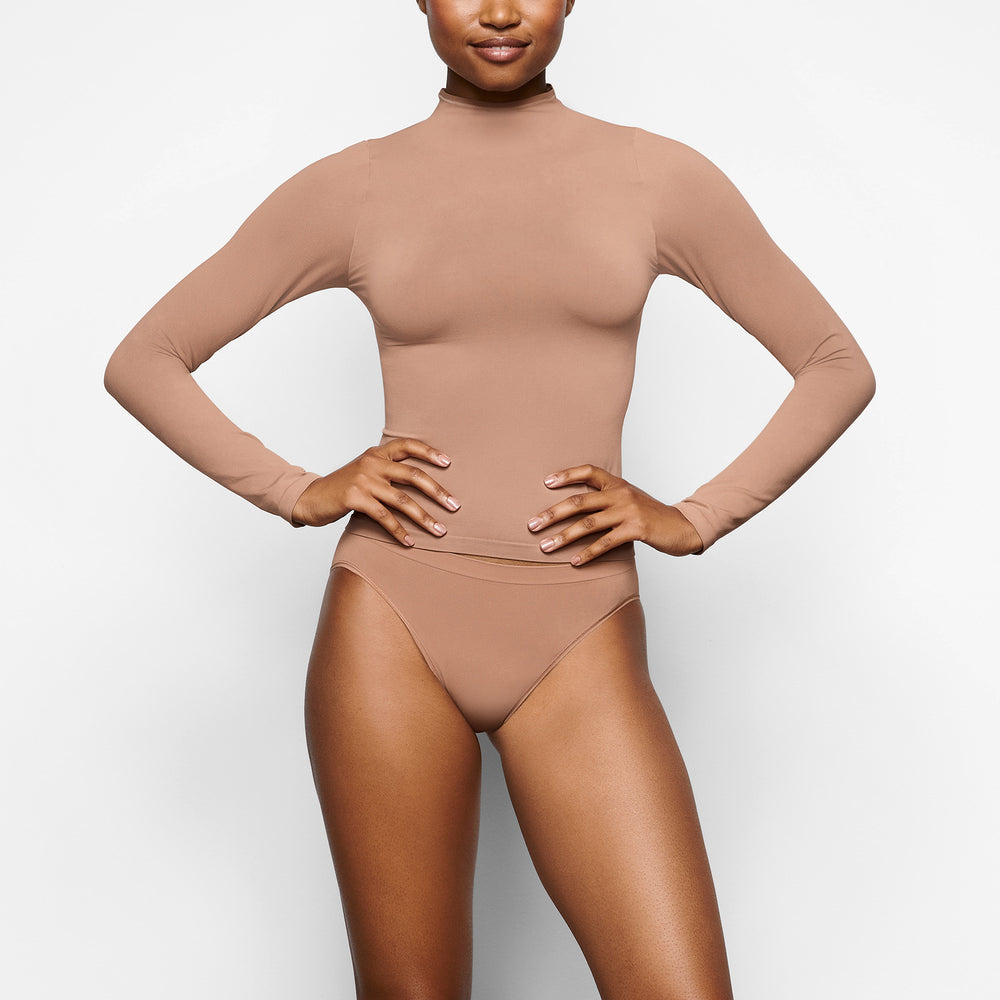 Skims SOFT SMOOTHING TURTLENECK TOP T-shirt Abrikoos | 27SJBXLAY