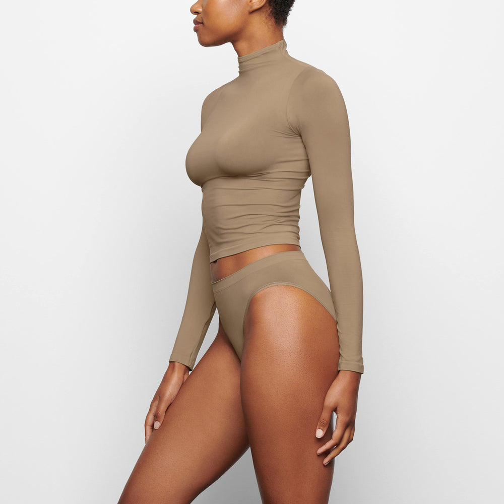 Skims SOFT SMOOTHING TURTLENECK TOP T-shirt Abrikoos | 36ATEPMHO