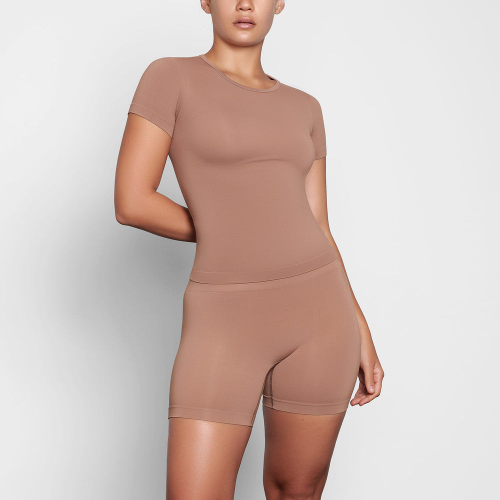 Skims SOFT SMOOTHING T-shirt Abrikoos | 96XAJWIKH
