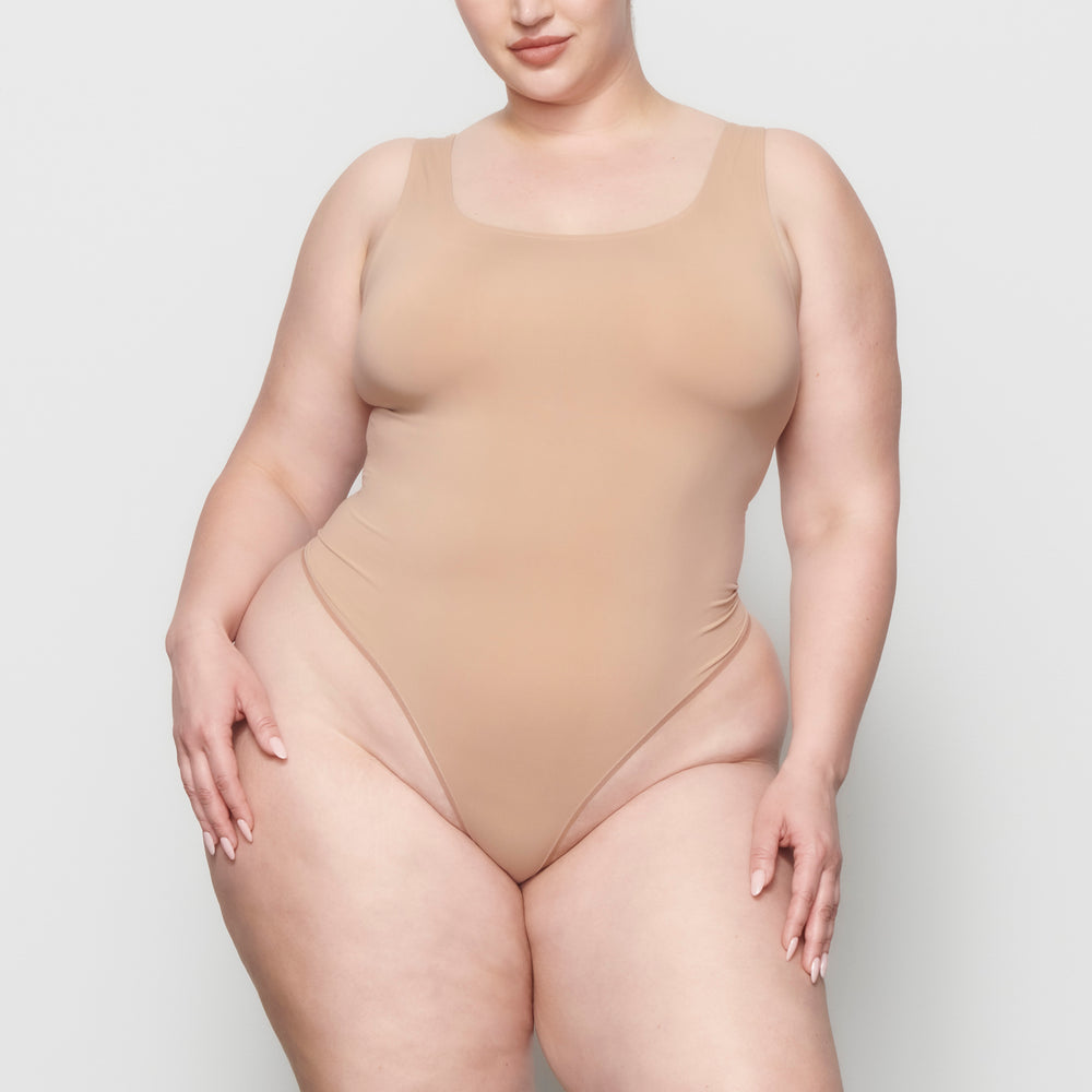 Skims SOFT SMOOTHING Thong Bodysuit Beige | 09TMJSAEZ