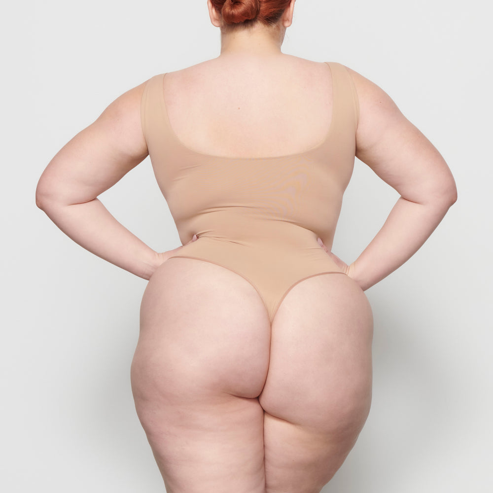 Skims SOFT SMOOTHING Thong Bodysuit Beige | 09TMJSAEZ