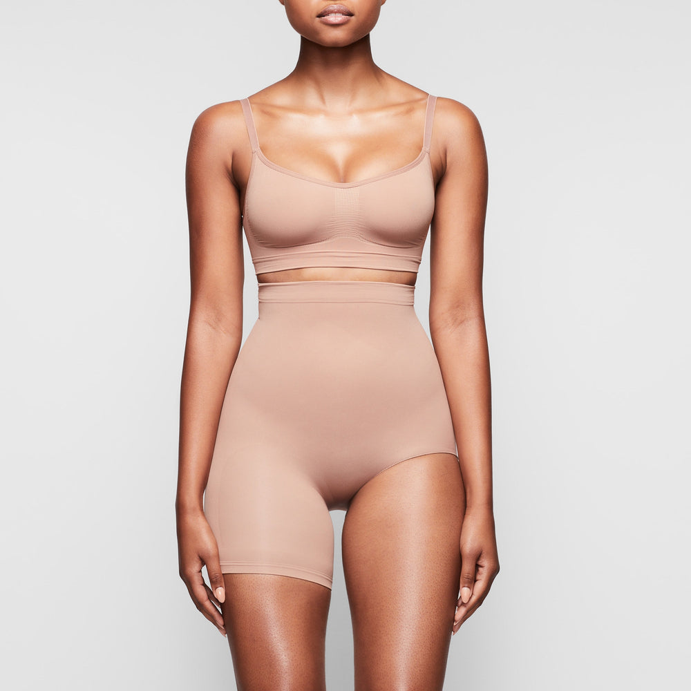 Skims SOLUTION SHORT #1 One Leg Shapewear Abrikoos | 28ECWORAH