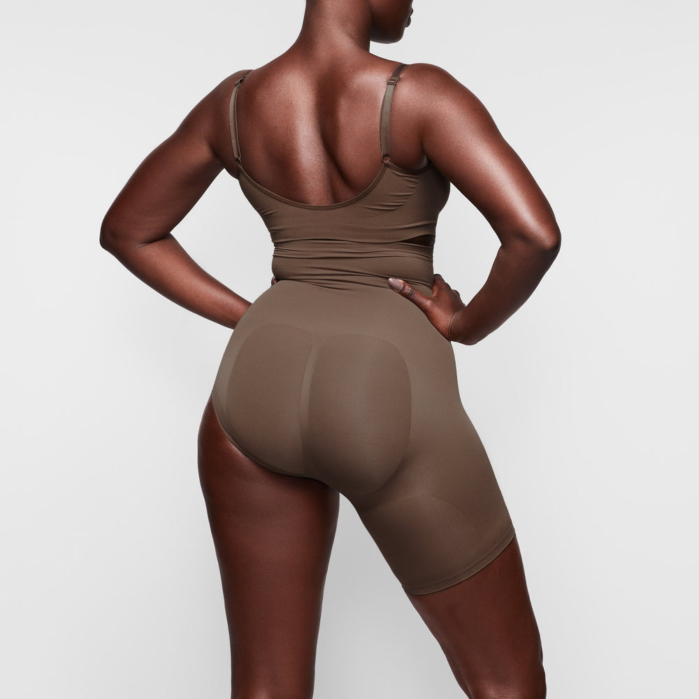 Skims SOLUTION SHORT #1 One Leg Shapewear Abrikoos | 40NYROHDA