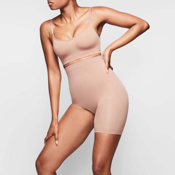 Skims SOLUTION SHORT #2 One Leg Shapewear Abrikoos | 02EHMVTZN
