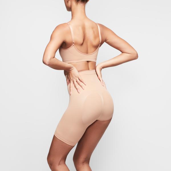 Skims SOLUTION SHORT #2 One Leg Shapewear Beige | 32UPKSENR