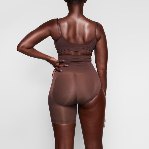 Skims SOLUTION SHORT #2 One Leg Shapewear Chocola | 70PGTHVAB