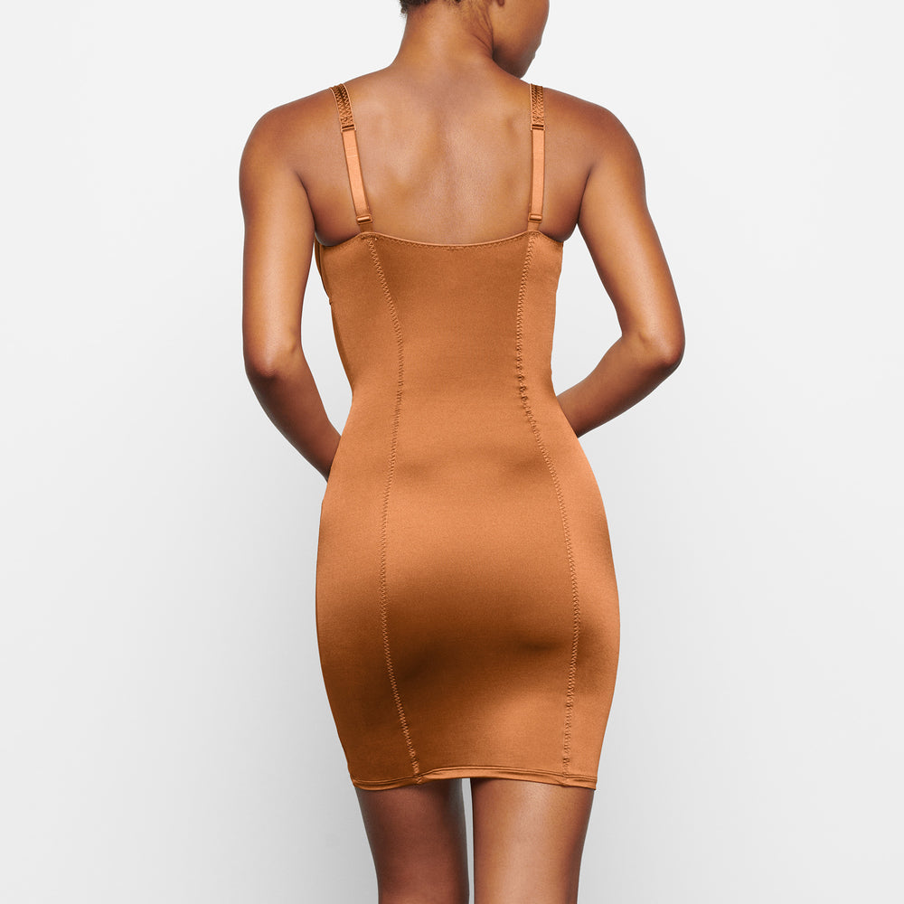 Skims STRETCH SATIN Jurk Abrikoos | 37HEBPILG