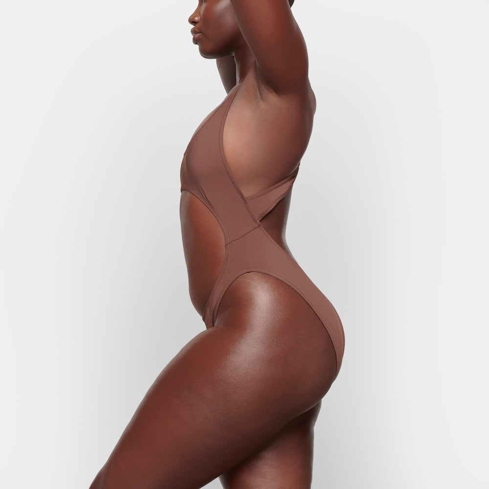 Skims SWIM CUT OUT MONOKINI One Piece Chocola | 45WFPEALQ