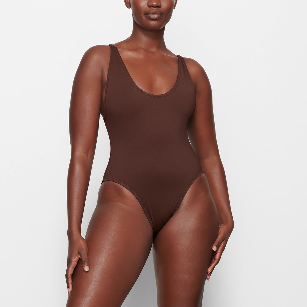 Skims SWIM SCOOP NECK One Piece Chocola | 16RXSDVGW