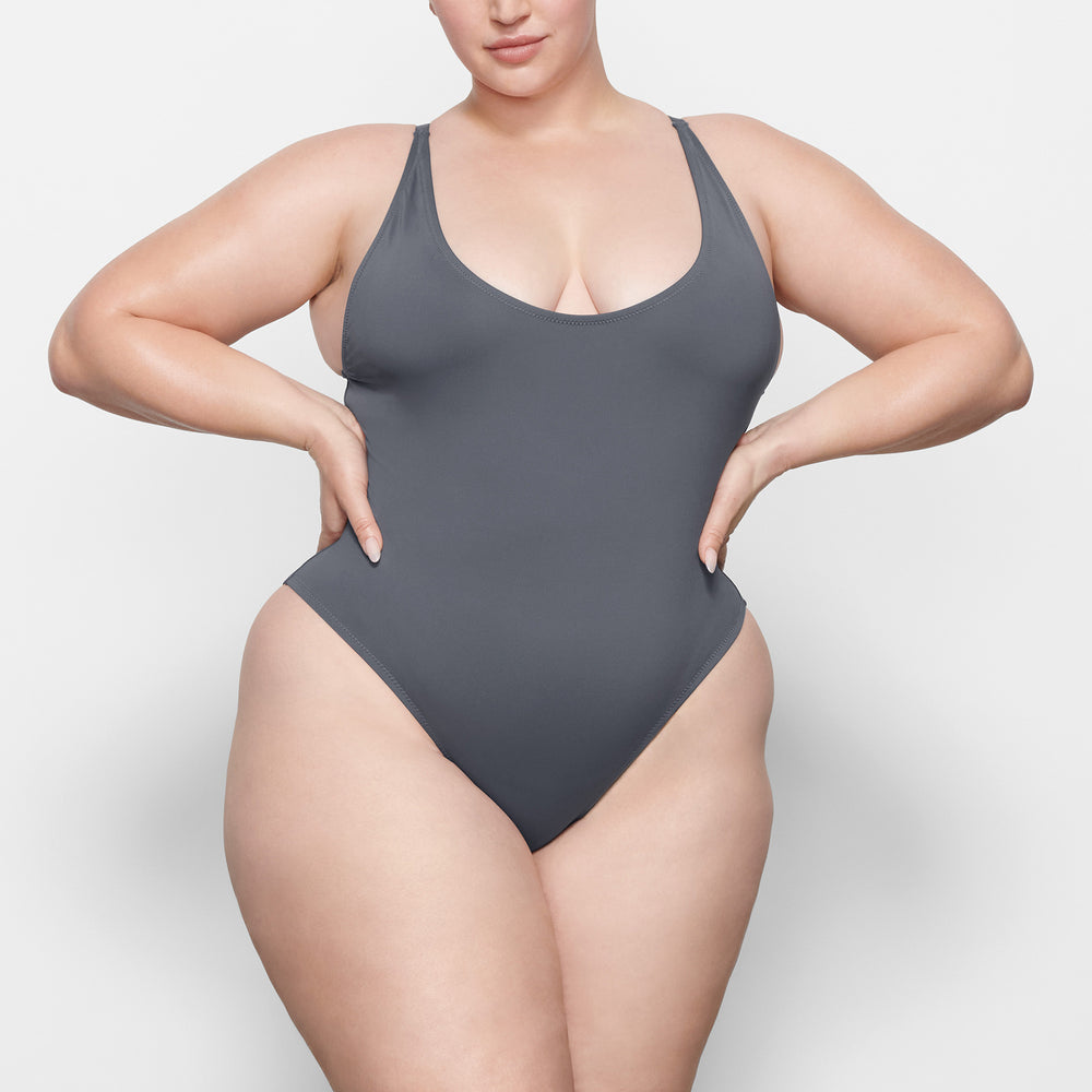 Skims SWIM SCOOP NECK One Piece Diepgrijs | 81DOUVHLG