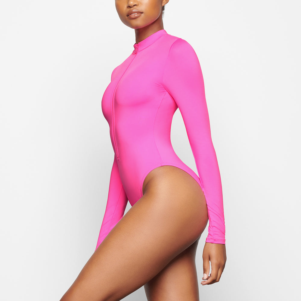 Skims SWIM ZIP FRONT LONG SLEEVE One Piece Roze | 90JEAZSVW