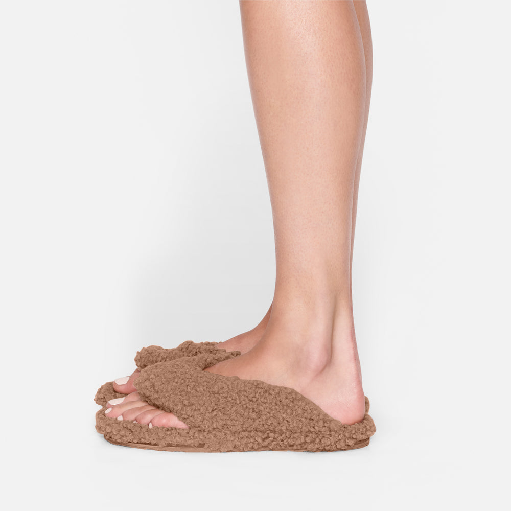 Skims TEDDY Pantoffels Bruin | 61LVAMNFP