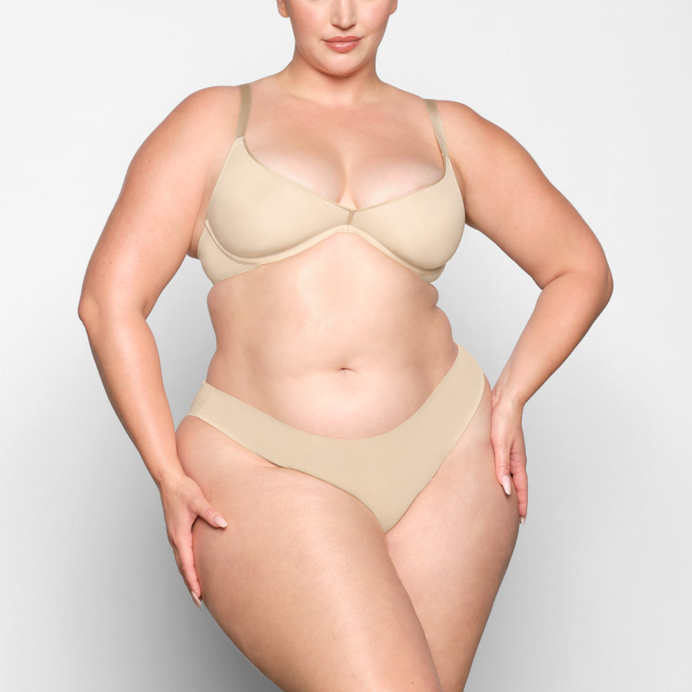 Skims WEIGHTLESS Scoop Neck Bra Bruin | 15SQOZEDC