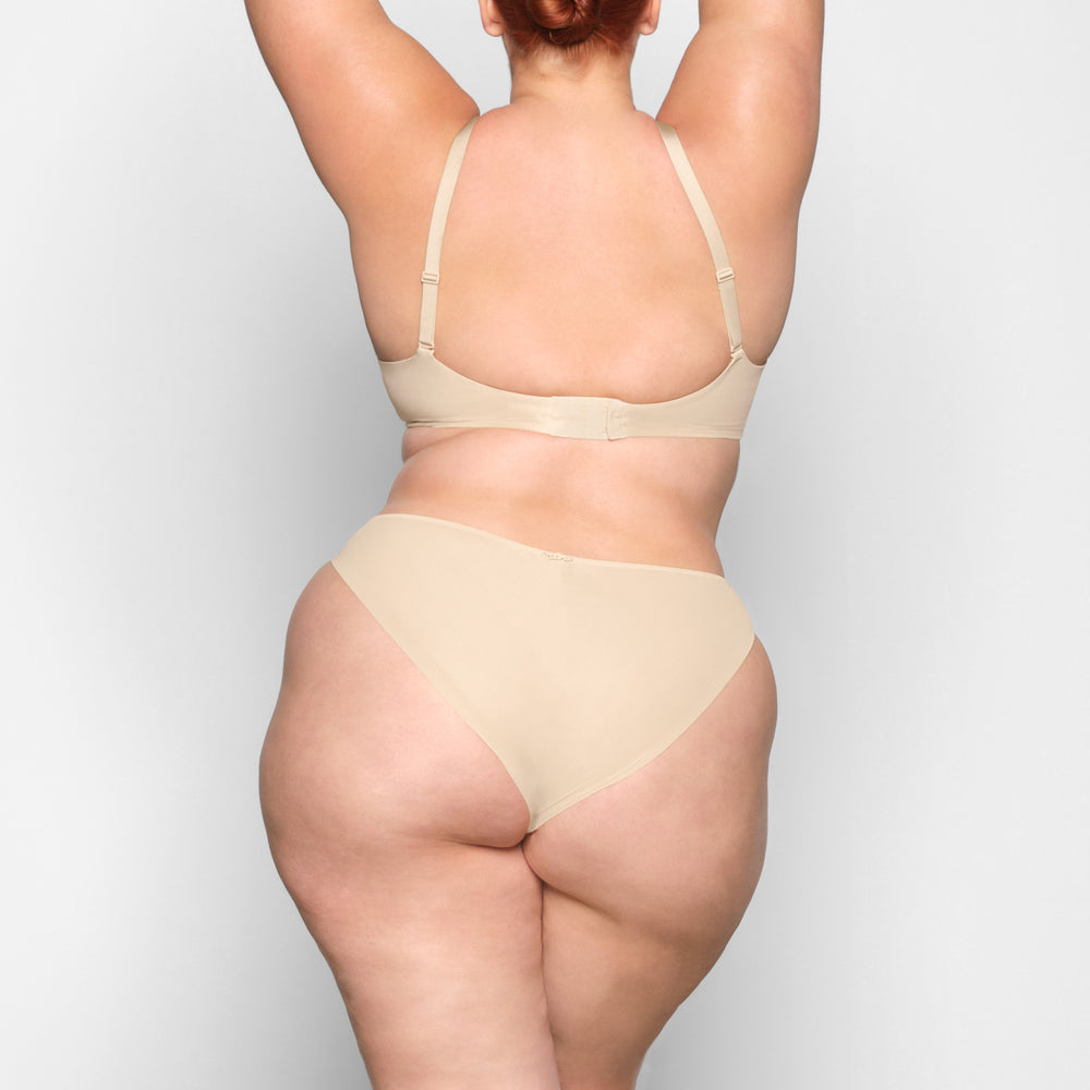 Skims WEIGHTLESS Scoop Neck Bra Bruin | 15SQOZEDC