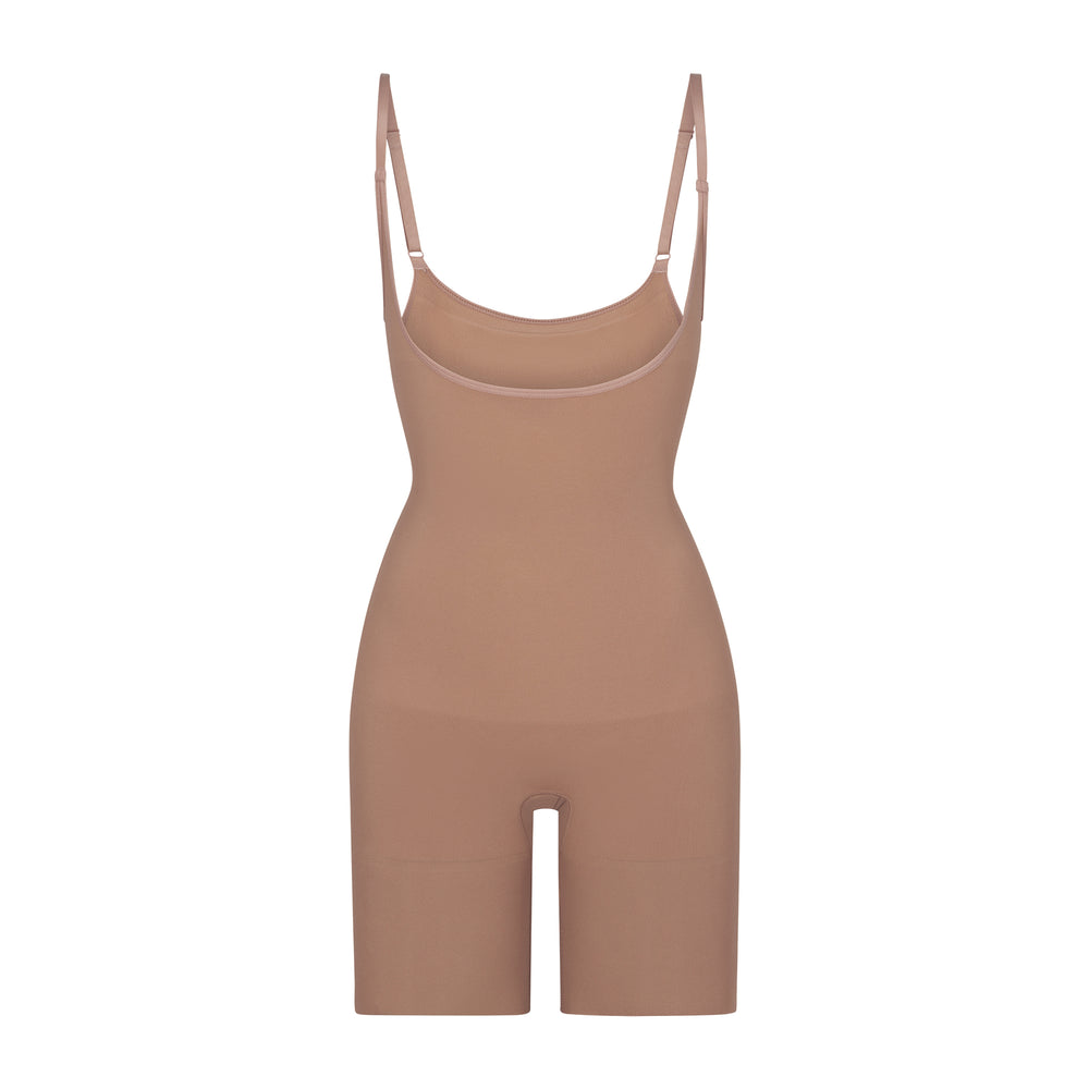 Skims BUTT ENHANCING Open Bust Bodysuit Abrikoos | 28AOMPUZC