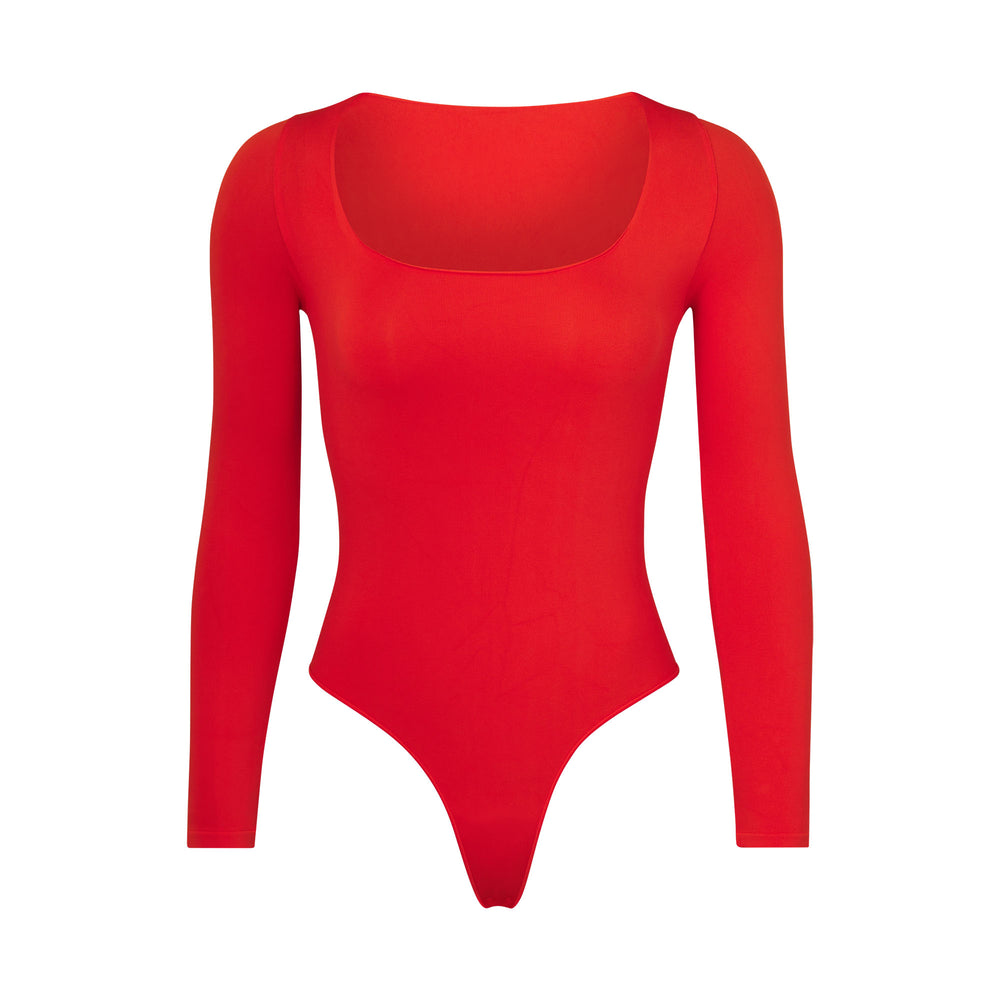 Skims ESSENTIAL SCOOP NECK Long Sleeve Bodysuit Rood | 12BESJPRY
