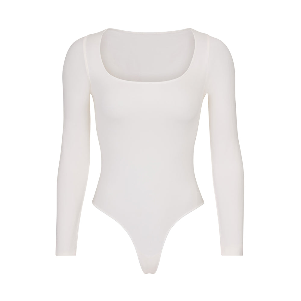 Skims ESSENTIAL SCOOP NECK Long Sleeve Bodysuit Wit | 19GKRIEUL