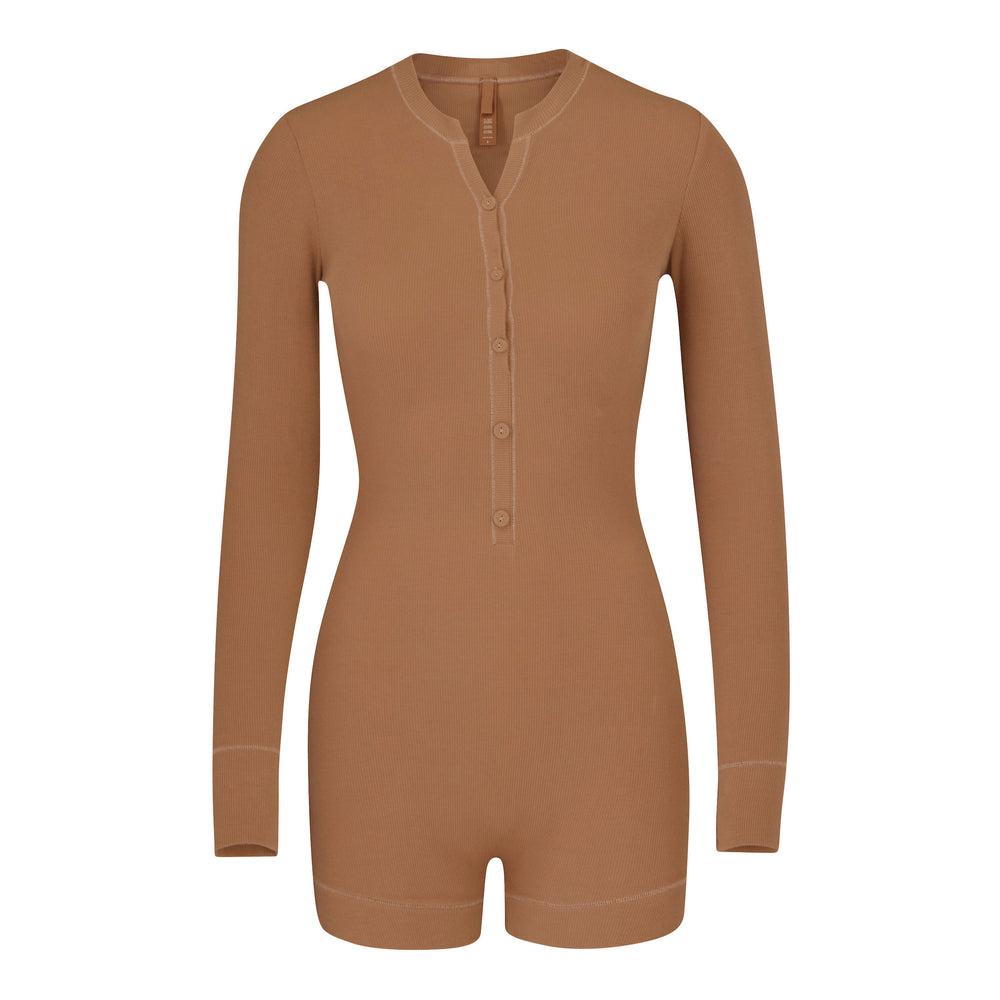 Skims SOFT LOUNGE BUTTON UP HENLEY Onesie Bruin | 07ZPTCFIS
