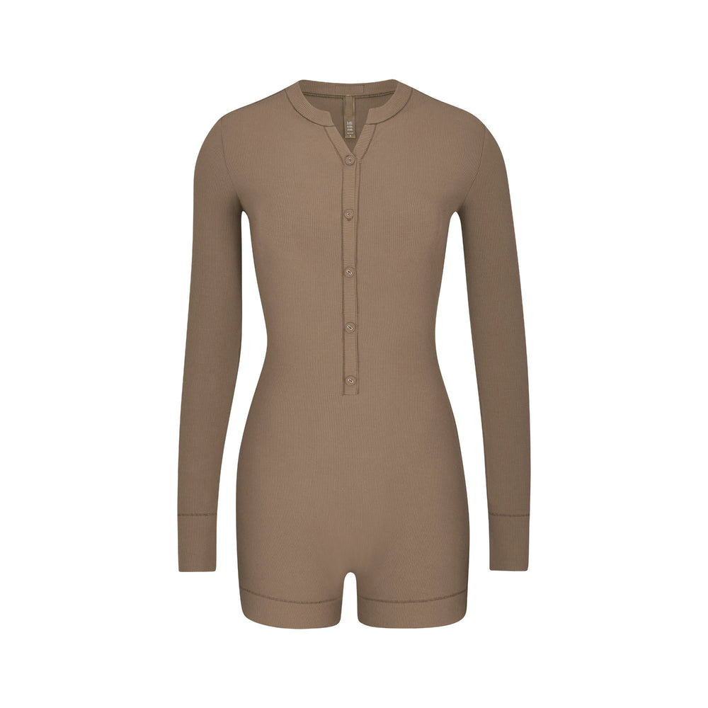 Skims SOFT LOUNGE BUTTON UP HENLEY Onesie Abrikoos | 80MQNWJSP