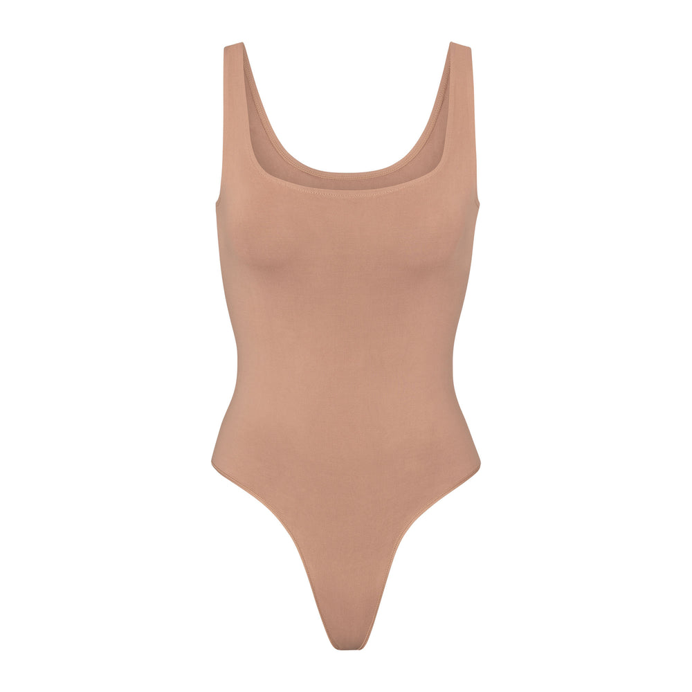 Skims SOFT SMOOTHING Thong Bodysuit Abrikoos | 04JLMRHEO