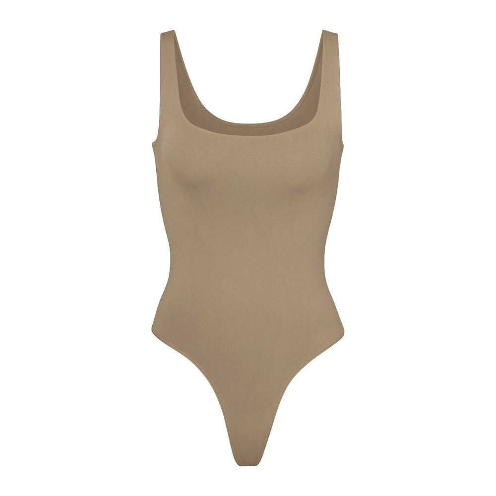 Skims SOFT SMOOTHING Thong Bodysuit Abrikoos | 16OJIEZCT