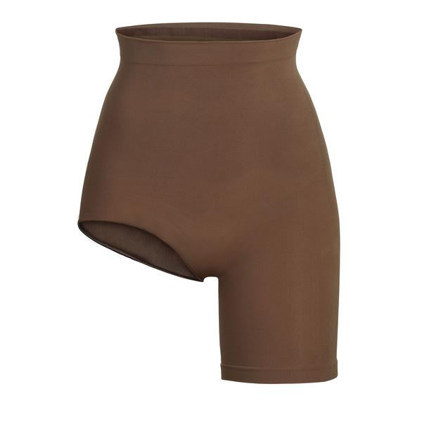 Skims SOLUTION SHORT #2 One Leg Shapewear Abrikoos | 48RNDEKLA